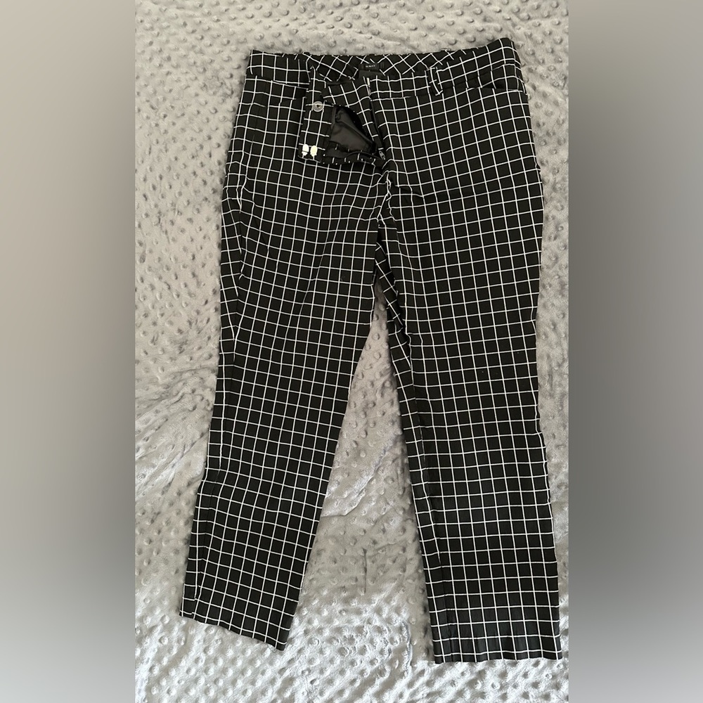 Career crop pants! Stretchy and comfortable!